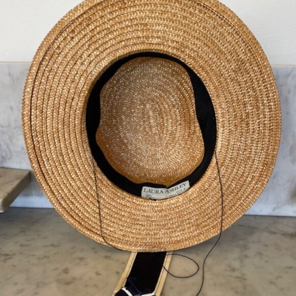 LAURA ASHLEY Vintage Straw Boater Hat with Navy White Ribbon Accent OS - Picture 9 of 16